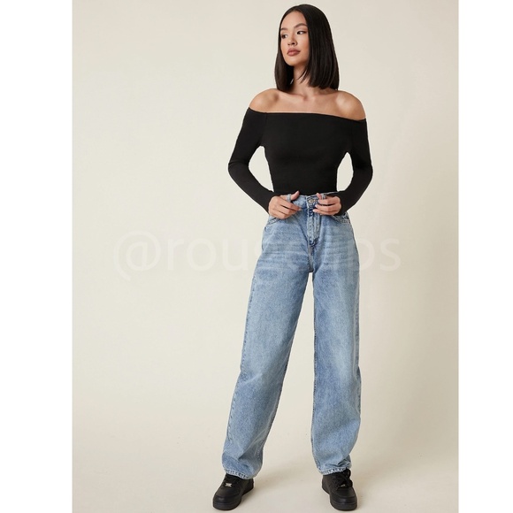 Black Off The Shoulder Long Sleeve Crop Top Fitted  Stretchy - Picture 2 of 8